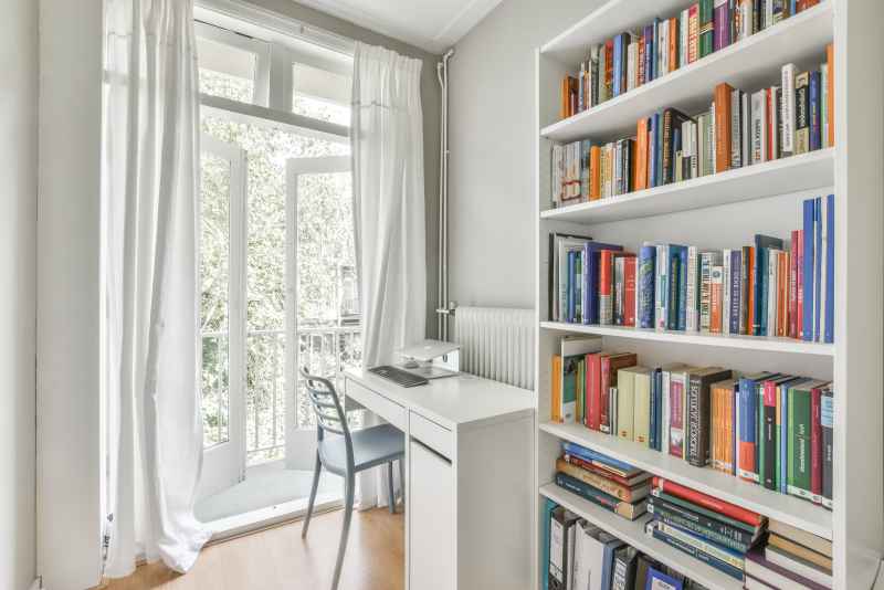Bureau bibliothèque sur mesure pour petit espace : comment optimiser chaque mètre carré ? Kallou
