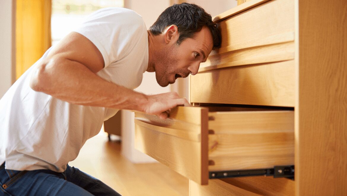 Tiroir qui coulisse mal : 9 astuces pour régler le problème !