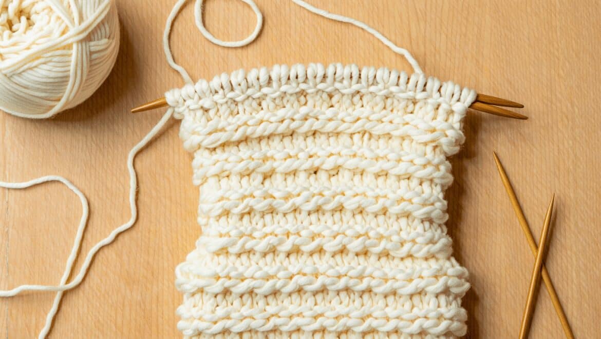 
Tricot : le gilet top down, la technique maline pour un premier
vêtement réussi

