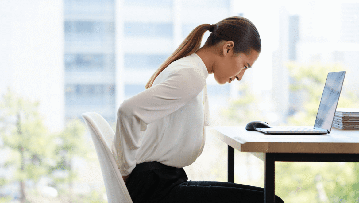 Les bonnes postures au travail pour éviter le mal de dos